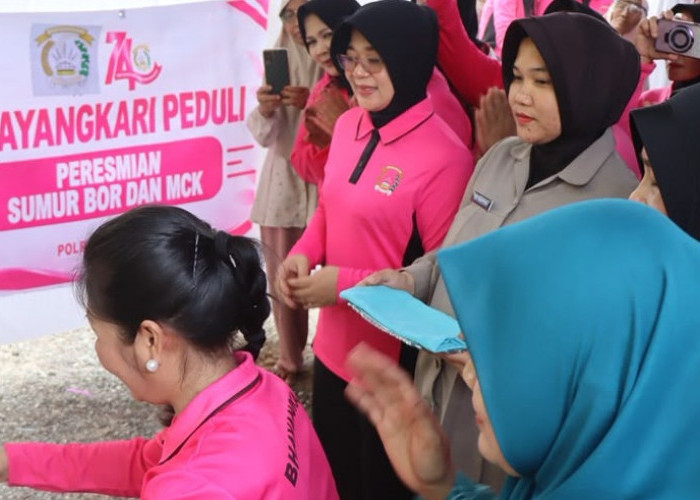 Peduli Air Bersih Warga, Bhayangkari OKU Timur Resmikan Sumur Bor di Berasan Mulya