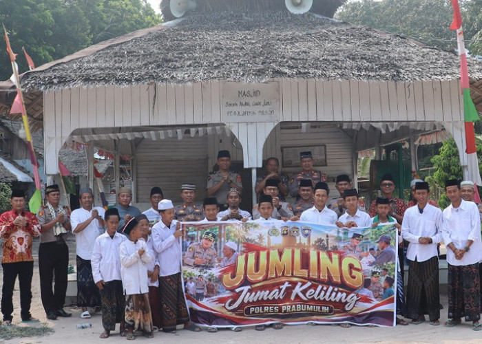 Polres Prabumulih Gelar Jumatan Keliling dan Green Policing di Pesantren Salafiyah Putihan