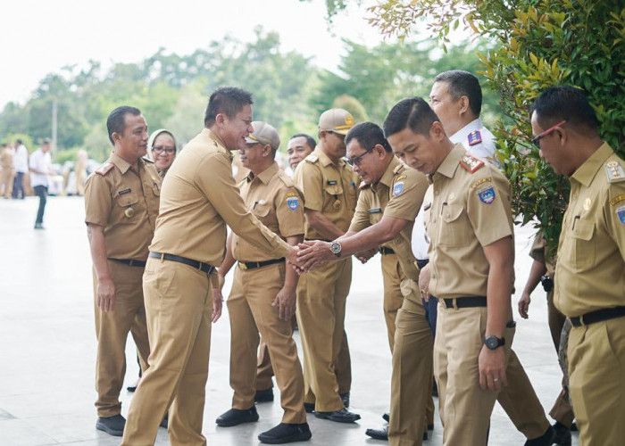 Pimpin Apel Perdana di Tahun 2023, Bupati Enos Harapkan Inovasi dan Semangat Baru