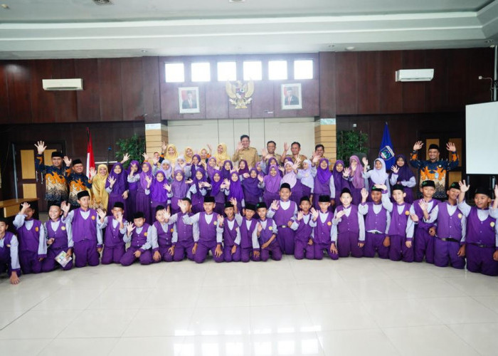 48 Pelajar SDIT At-Taqwa Gumawang Datangi Kantor Pemkab OKU Timur, Disambut Hangat Bupati