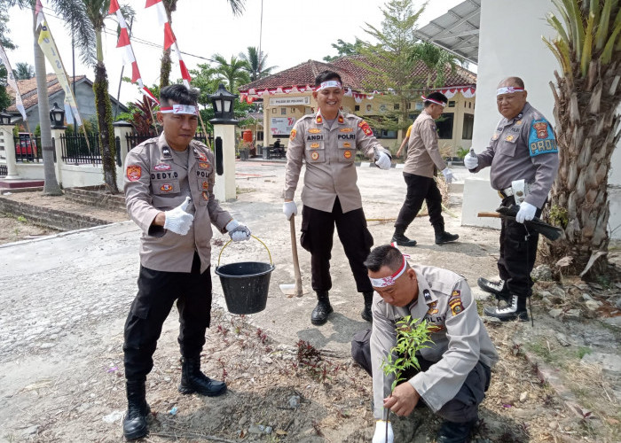 Polsek BP Peliung Tanam 150 Batang Pohon untuk Penghijauan