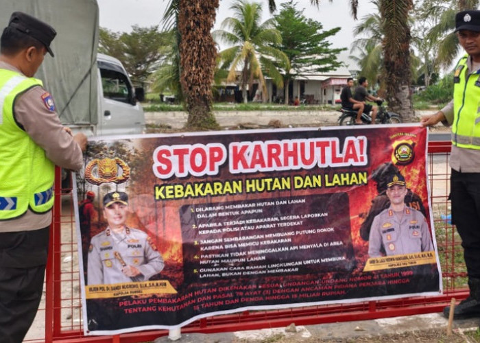 Polsek Belitang I OKU Timur Sosialisasi dan Sebar Spanduk Karhutla di Tiga Desa