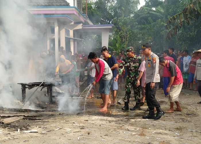 Akibat Korsleting Listrik Rumah Warga Terbakar, Kerugian Capai Puluhan Juta