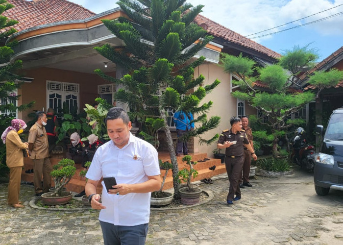 Breaking News, Rumah DMS Digeledah Kejari