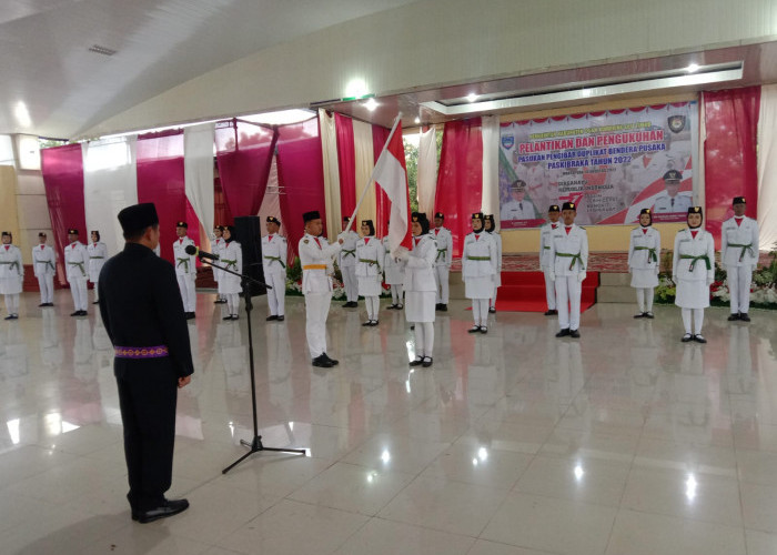 Bupati Lantik dan Kukuhkan Anggota Paskibraka OKU Timur 