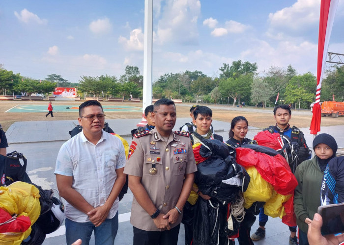 Wow, 5 Bendera Akan Dikibarkan Penerjun Payung di Langit OKU Timur, Dipersembahkan Kapolres AKBP Kevin Leleury