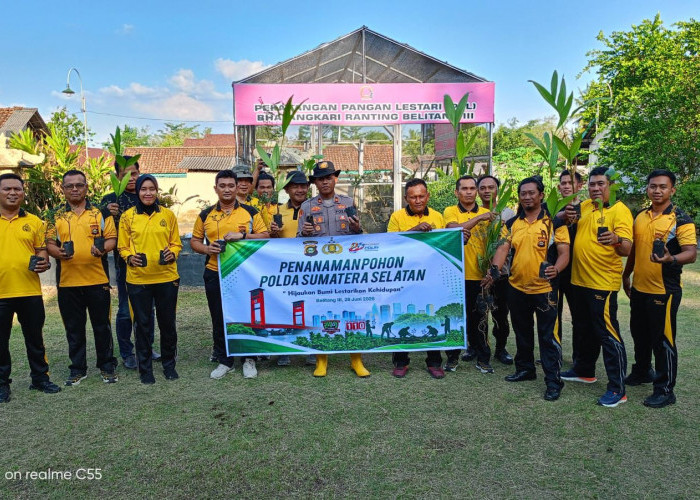 Sambut HUT ke-80 Bhayangkara, Polsek Belitang III Tanam Bibit Pohon Untuk Kelestarian Lingkungan