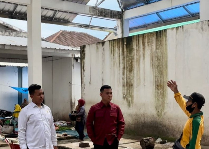 Kerusakan Bangunan Pasar Rawa Bening Dikeluhkan Pedagang, Anggota DPRD M Irfanjid Turun Tangan