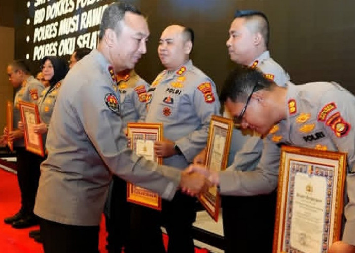 Polres OKU Timur Sabet Penghargaan Pelayanan Publik Prima dari Kapolda Sumsel
