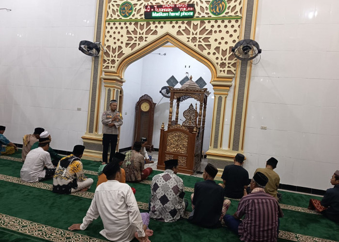 Tingkatkan Iman dan Taqwa, Polsek Belitang III Gelar Sholat Subuh Berjamaah 