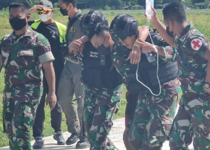 Baku Tembak TNI dengan KKB Papua di Dekai, 1 Prajurit Gugur, Dandim 1715 Yahukimo Tertembak