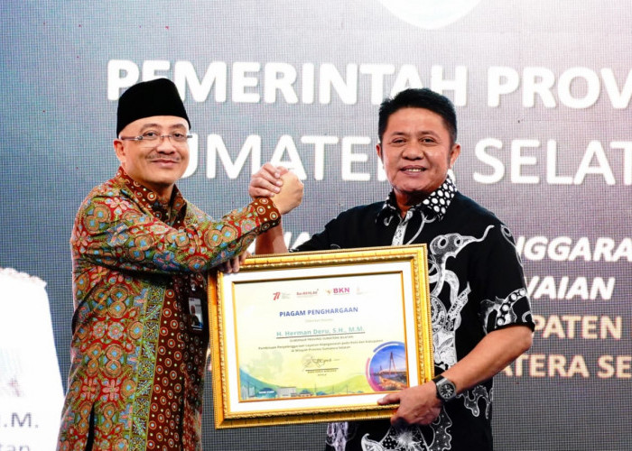 Ajang BKN Award 2022, Herman Deru Terima Penghargaan BKN RI