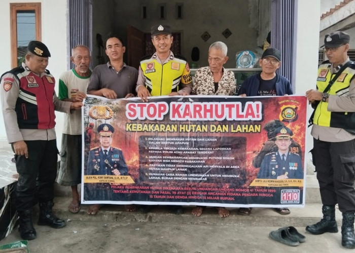 Cegah Karhutla, Personel Polsek Belitang I Blusukan ke Desa-Desa Sebar Maklumat Kapolda Sumsel