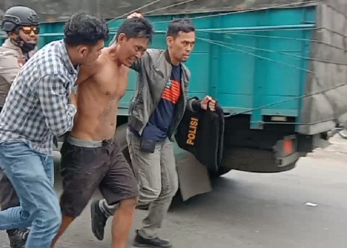 Pria Diduga Alami Gangguan Jiwa Ngamuk, Kejar Warga Pakai Sajam