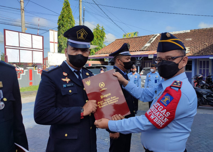 5 Pegawai Lapas Martapura Terima Tanda Kehormatan Satyalancana Karya Satya, Ada Tanzili Sareige