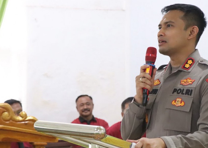 Minggu Kasih di Buay Madang, Kapolres OKU Timur Serahkan Bantuan Keperluan Gereja