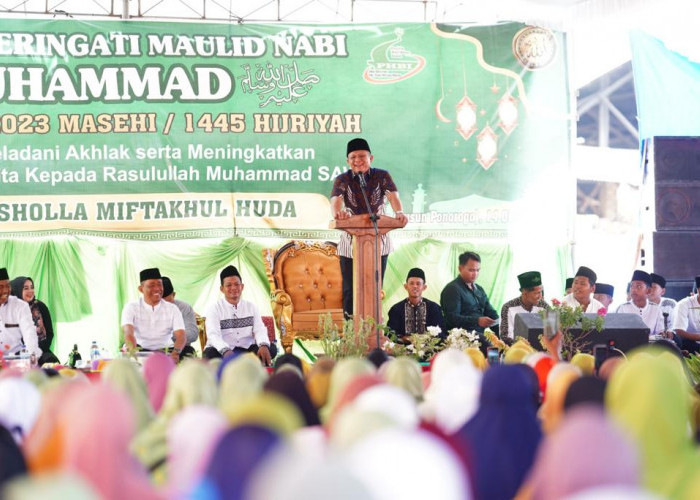 Bupati OKU Timur Hadiri Peringatan Maulid Nabi Muhammad di Kecamatan BP Peliung