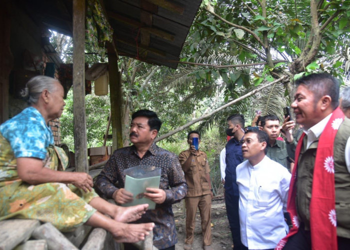 28 Tahun Impikan Sertifikat, SAD Muratara Terima Langsung dari Menteri ATR-BPN, Gubernur dan Bupati 