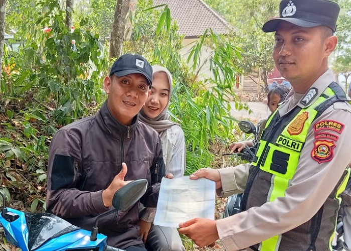 Tekan Polusi Asap, Personel Polsek Buay Madang Timur Gencarkan Sosialisasi Larangan Membakar Lahan