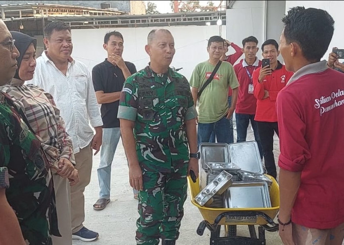 Sukseskan MBG, Danpuslatpur Bersama Dankolat Tinjau Dapur Sehat Komering Milik Ketua APJI OKUT