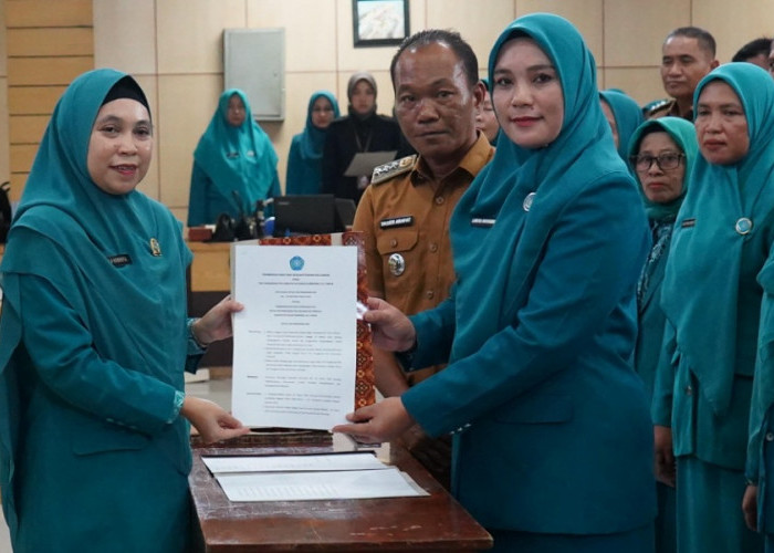 Bupati Lanosin Lantik 15 Ketua PKK Kecamatan OKU Timur: Jangan Sekadar Seremonial!