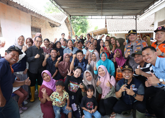 Bupati Enos Tinjau Banjir ke Semendawai Timur, Wabup Yudha ke Belitang II, Pastikan Bantuan Tersampaikan 