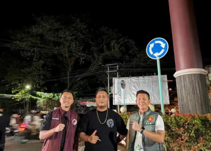 Seluruh Satuan Polres OKU Timur Turun ke Jalan, Amankan Malam Takbiran, Warga Ucap Terima Kasih 