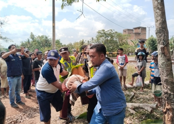 Disambar Kereta Api Penumpang, Pengendara Sepeda Motor Meregang Nyawa di TKP Perlintasan Tanpa Palang Pintu