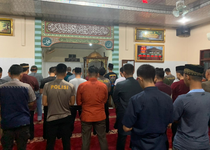 Bag SDM Gelar Sholat Bersama Angkatan 48 Polres OKU Timur