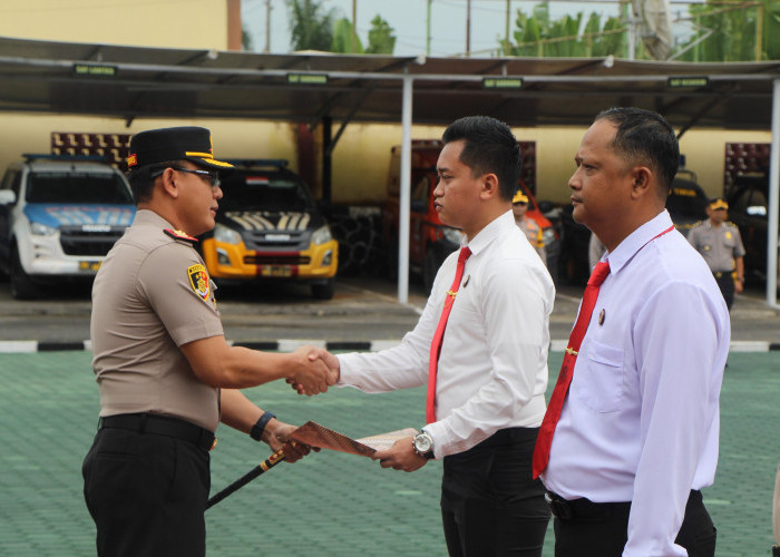 Ungkap Kasus Narkotika 2,5 KG, IPDA Farrel Jodi Rahmadi Terima Penghargaan Kapolres OKUT