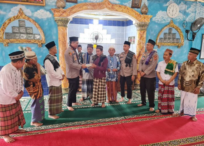 Polsek Semidang Aji Safari Jum'at di Masjid At Taqwa Desa Panggal Panggal