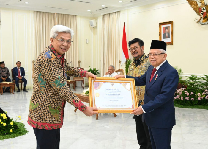Presiden Jokowi Anugerahi Gubernur Sumsel Penghargaan Adhikarya Naraya Pembangunan Pertanian