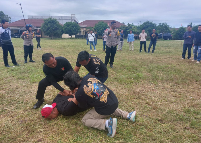 Tingkatkan Kemampuan Personil, Polres OKUT Gelar Simulasi Tatacara Penangkapan, Penggerebekan, Penggeledahan