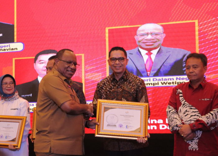 Sekda Sumsel Raih Penghargaan Leading Change dan Influence 