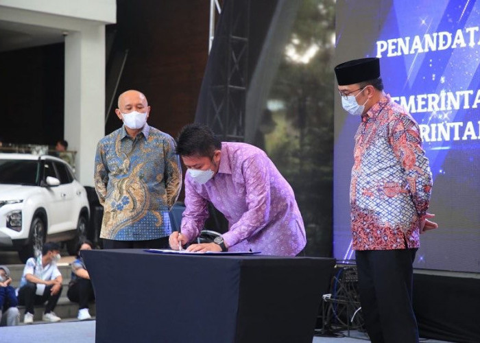 Kolaborasi Kuatkan  Produk UMKM,Teten Masduki Apresiasi Herman Deru dan Ridwan Kamil 