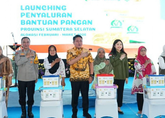 Polri - Bulog Salurkan 135 Ton Beras di Sumsel Jelang Lebaran