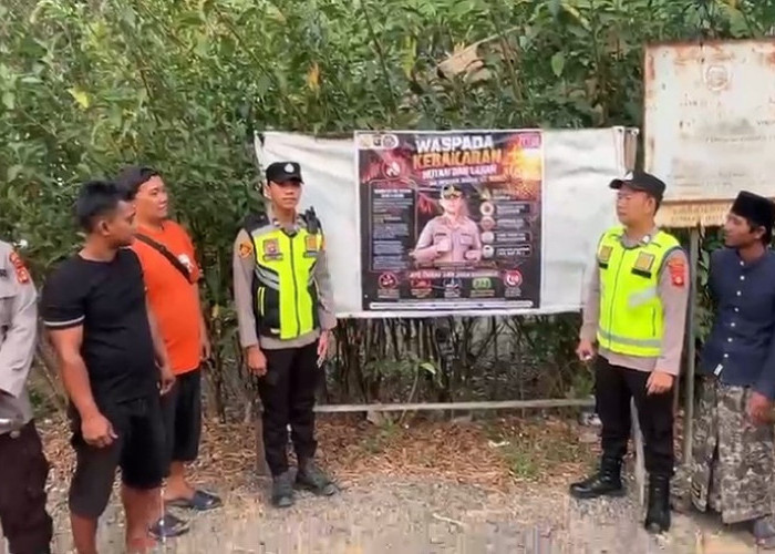 Cegah Kebakaran Lahan, Polsek Madang Suku II Sebar Maklumat Kapolda Sumsel dan Pasang Spanduk Imbauan