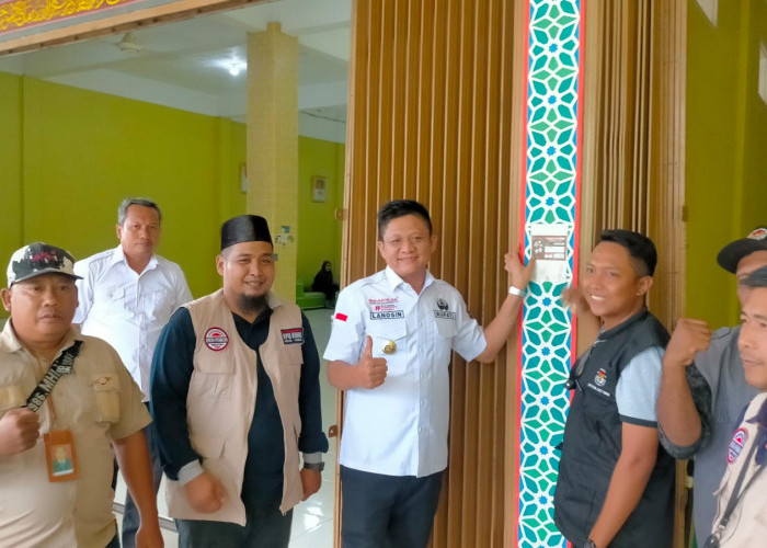 Ketua KPU OKU Timur dan Anggota Lakukan Monitoring Coklit Data Pemilih di Rumah Bupati