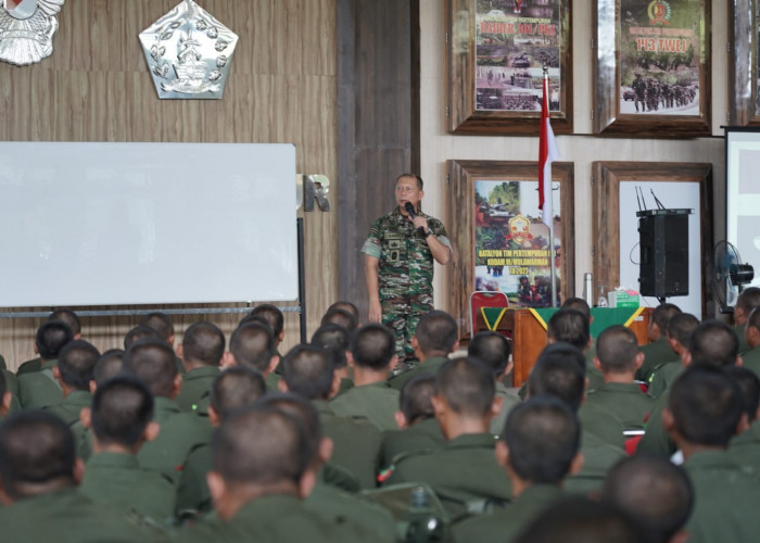 Danpuslatpur Kodiklatad Berikan Motivasi Bela Negara dan Patriotisme Siswa SPPI
