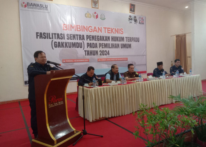 Bawaslu OKU Timur Gelar Bimtek Fasilitasi Sentra Penegakan Hukum Terpadu