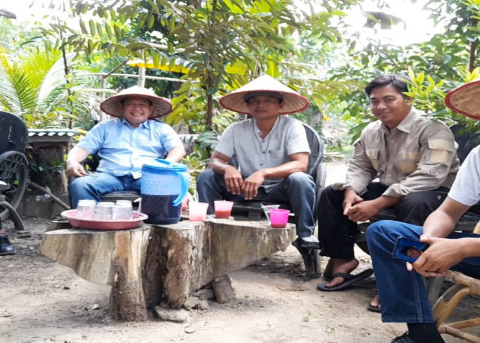 Tanggapi Keluhan Petani, Ketua DPRD OKU Janjikan Pelatihan dan Bantu Alat Pertanian