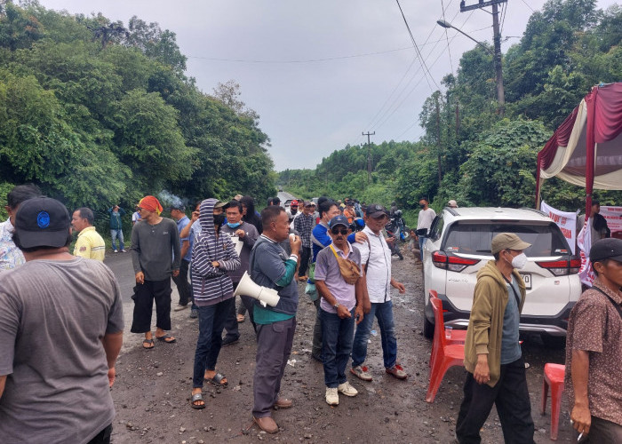 Angkutan Batubara Kerap Konvoi Hingga Timbulkan Kemacetan, Gerakan Aliansi Martapura Gelar Aksi Solidaritas
