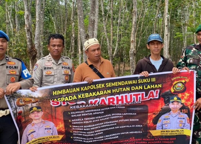 Cegah Karhutla, Polsek Semendawai Suku III dan TNI Gandeng Warga Margo Rejo Patroli Bersama