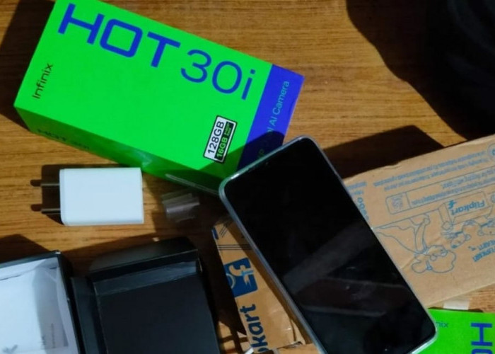 Infinix  Hot 30i: Hp dengan Desain yang Memiliki Tiga Boba ala iPhone, Punya Kapasitas RAM 16 GB Harga 1 Jutan