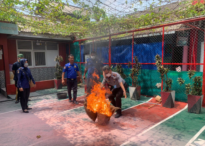 Lapas Martapura Gelar Simulasi Penanganan Kebakaran, Dipimpin Langsung Kalapas Edi Saputra