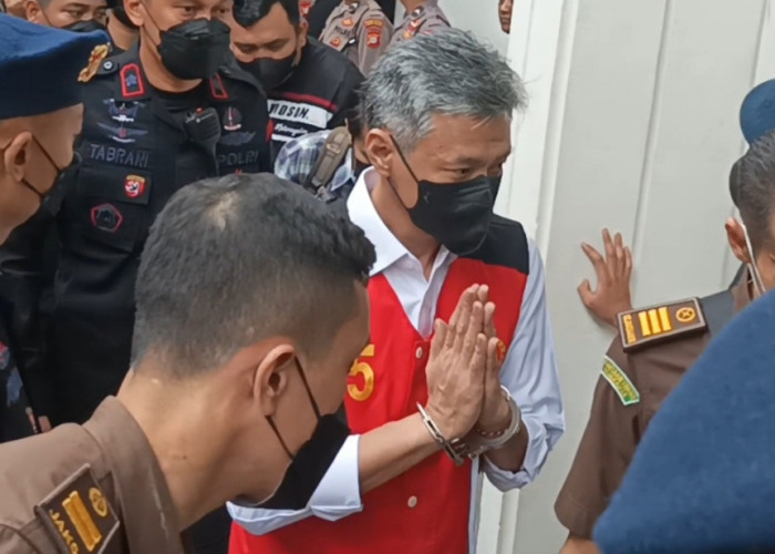 Hendra Kurniawan Dituntut 3 Tahun Penjara