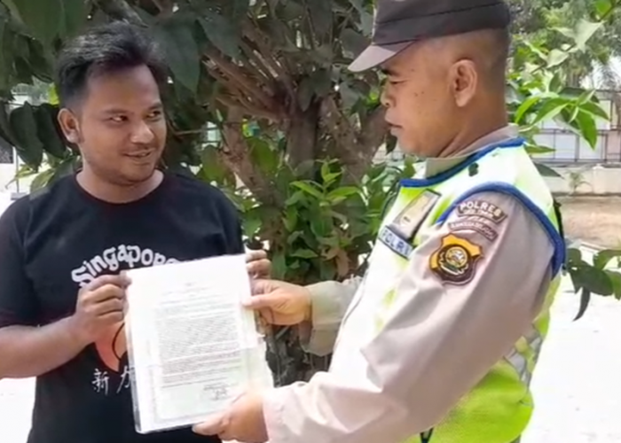 Cegah Kebakaran Hutan dan Lahan, Polsek Belitang II Sebar Maklumat hingga Pasang Spanduk Imbauan
