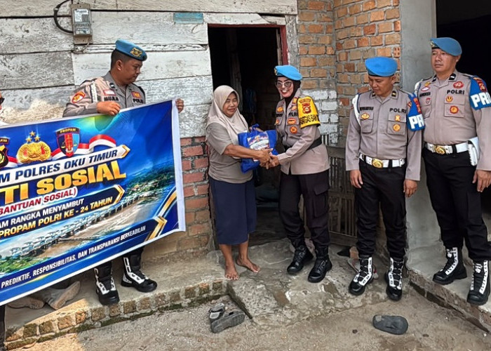 Peringati HUT Propam Polri Ke-24, Si Propam Polres OKU Timur Bagikan Sembako ke Warga Kurang Mampu