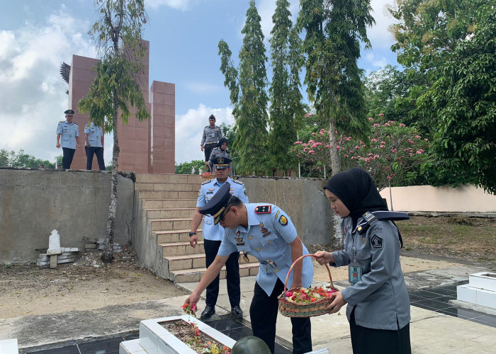 Peringati HDKD ke 78, Lapas Martapura Gelar Upacara Hingga Tabur Bunga di Makam Pahlawan Jurai Komering Sakti