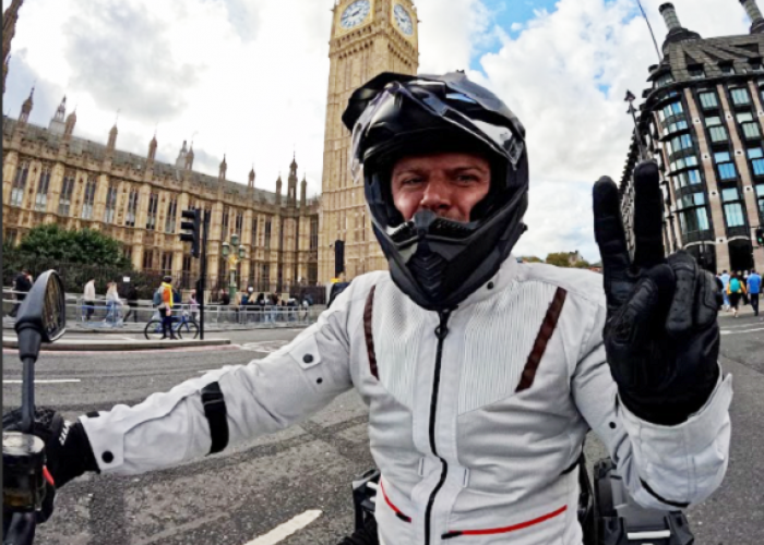 Orang Pertama Keliling Dunia dengan Motor Listrik Dari Jakarta Tiba di London